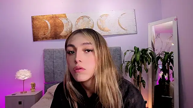 antonellastar24  online show from April 1, 8:06 pm