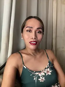 RomanticPearlTS online show from March 11, 1:15 pm