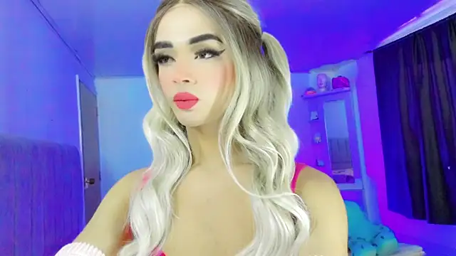 HANNAH BACKERS online show from December 14, 9:21 pm