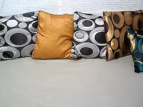 xxhottinybabe online show from January 14, 12:25 pm