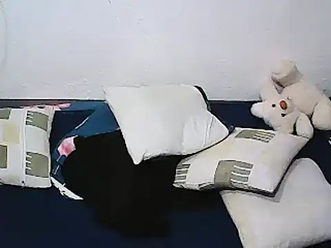 xxhottinybabe online show from June 18, 6:47 am