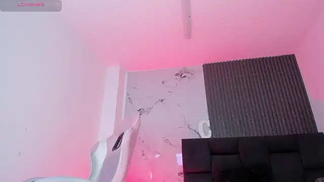 chloesagee online show from June 12, 2:54 am