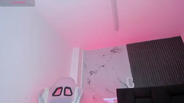 chloesagee online show from June 19, 12:26 am