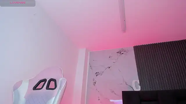 chloesagee online show from June 22, 11:23 pm