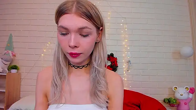 Blondy Fina online show from February 3, 6:22 am