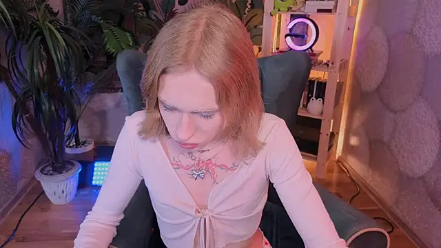 BarbieRichy online show from November 9, 12:39 pm