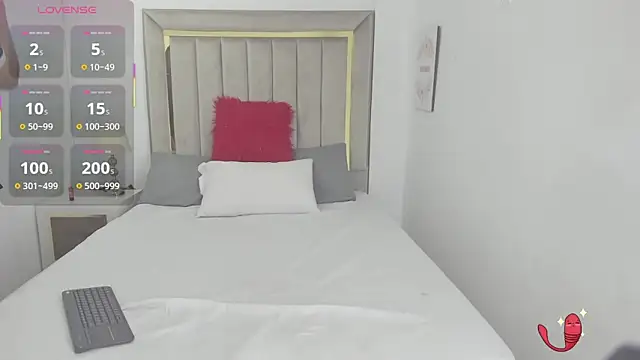 lapiz lazuli12 online show from November 2, 7:12 pm