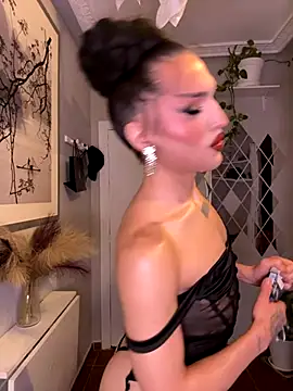 lacattiva online show from September 29, 7:02 pm