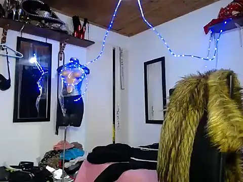 sashastarfire online show from December 3, 12:37 am