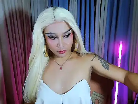 YourNikkieXxx online show from July 17, 5:41 pm
