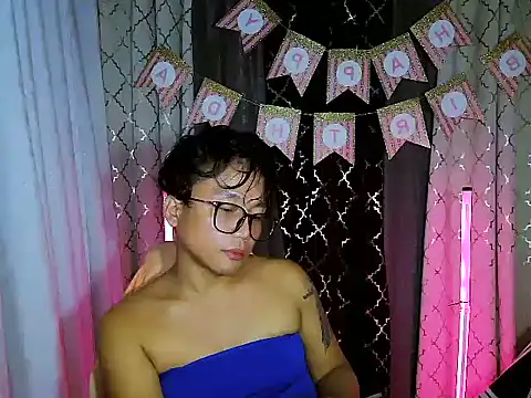 YourNikkieXxx online show from July 31, 11:43 am