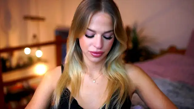 Emilyvanroessel online show from November 25, 3:14 pm