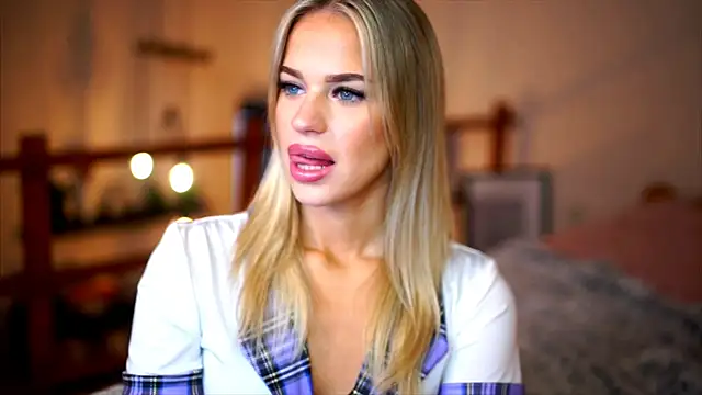 Emilyvanroessel online show from January 10, 8:20 am