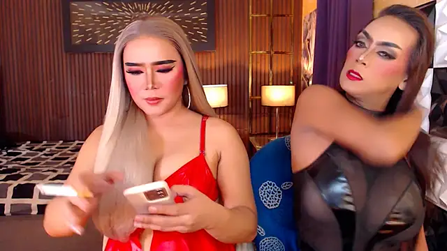 SeductiveAshleyTS online show from April 12, 7:06 pm