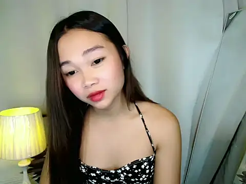 SultryCyraFoxmore online show from June 8, 2:56 am