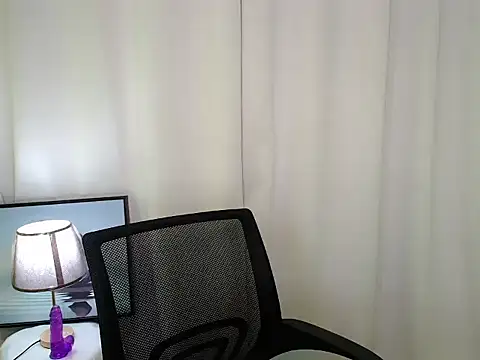 SultryCyraFoxmore online show from July 29, 3:38 am
