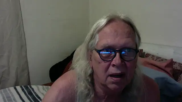 OldLadySara online show from May 23, 3:24 am