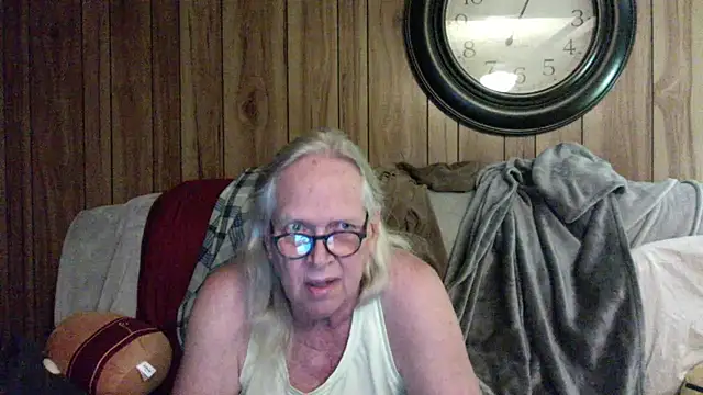 OldLadySara online show from July 13, 12:57 am
