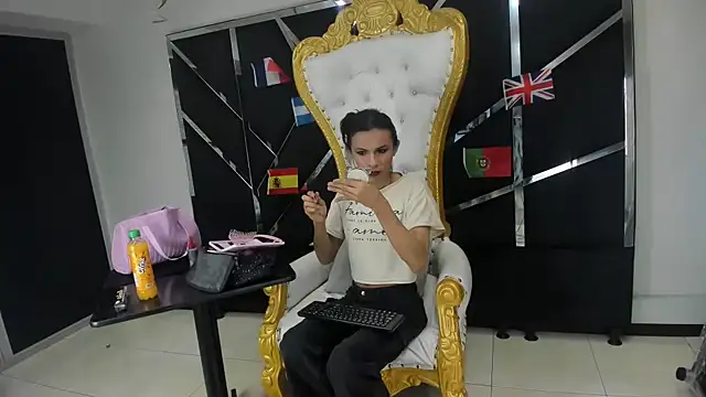 Aisha hotts777 online show from July 15, 7:19 pm
