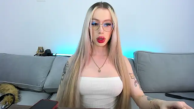 Sweet Soffi online show from September 26, 3:47 am