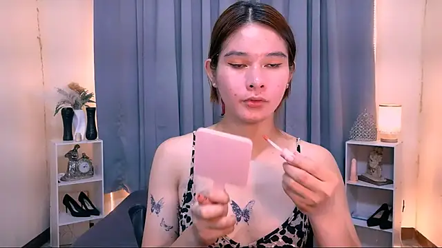 sassymimi69 online show from June 22, 1:52 pm