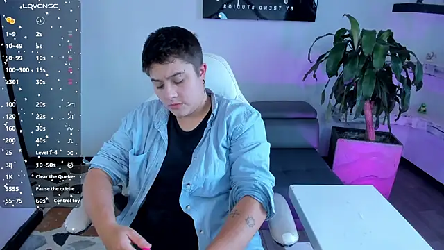 IanGilbert online show from September 19, 8:14 pm