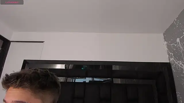 IanGilbert online show from November 3, 9:03 pm