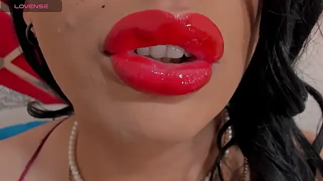 sweet Elizabeth online show from June 8, 1:43 pm