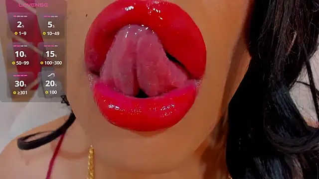 sweet Elizabeth online show from June 17, 1:45 pm