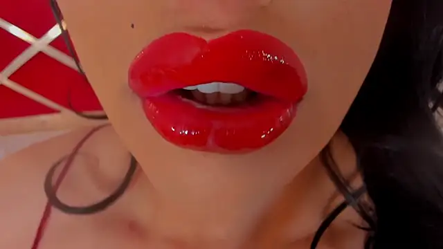 sweet Elizabeth online show from July 13, 1:13 pm