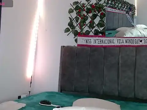 Coral Santana x online show from November 21, 4:41 pm