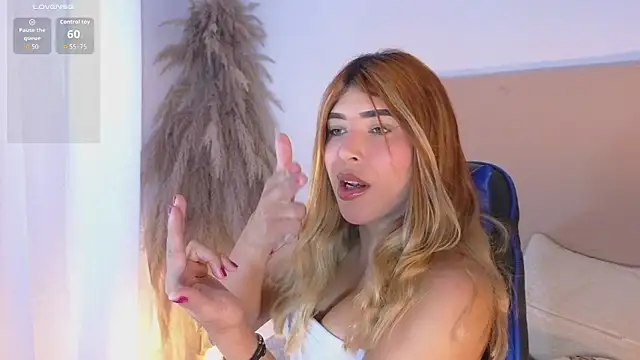 dahiana marin online show from November 24, 8:33 pm