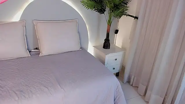 CannelaSmith online show from February 28, 7:31 pm