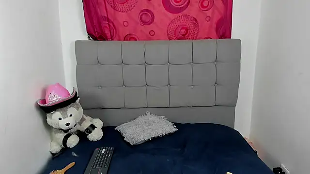 zoe bunny01 online show from June 26, 10:25 pm