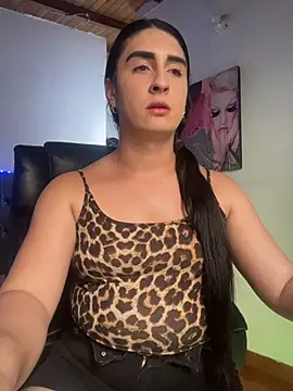 lola diez online show from June 25, 9:41 pm