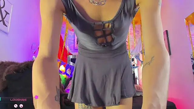 Charlotte Landry   online show from July 17, 5:19 pm