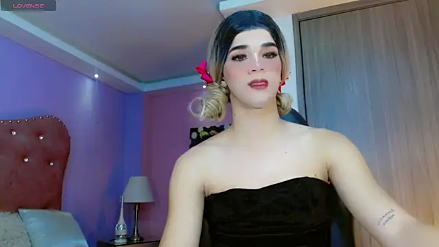 Sophia Stonee online show from October 1, 11:33 am