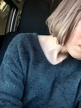 takusaki223 online show from April 11, 7:45 am