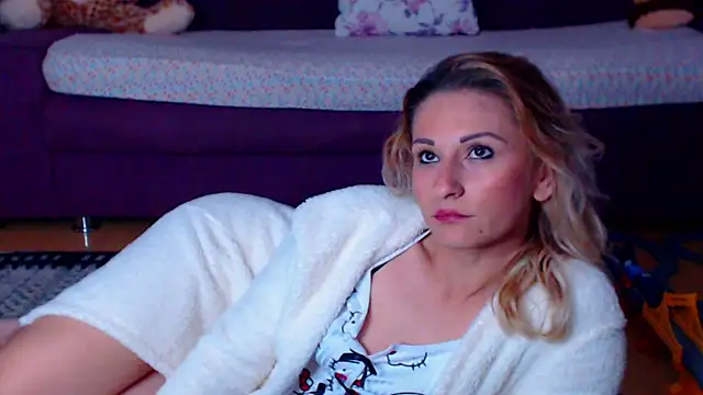 CassieSpell online show from May 6, 9:10 pm