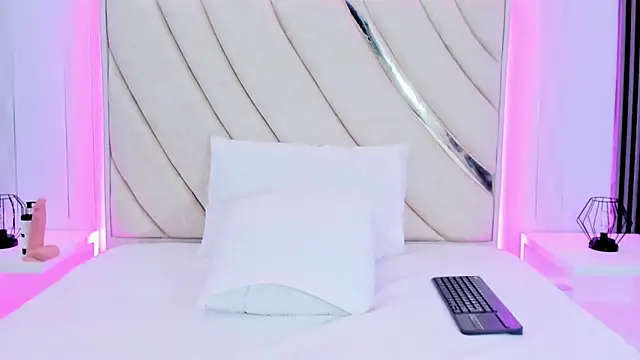 celestebellmont online show from November 26, 2:19 pm