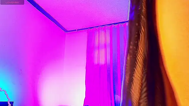 GIRLS OFFICIALL   online show from October 1, 5:24 pm