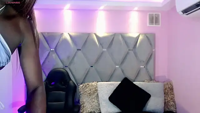 Miranda Collins online show from November 5, 11:32 am