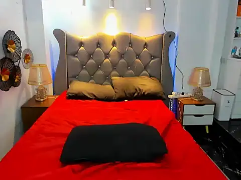 Yourdreamgoddess online show from June 25, 4:00 pm