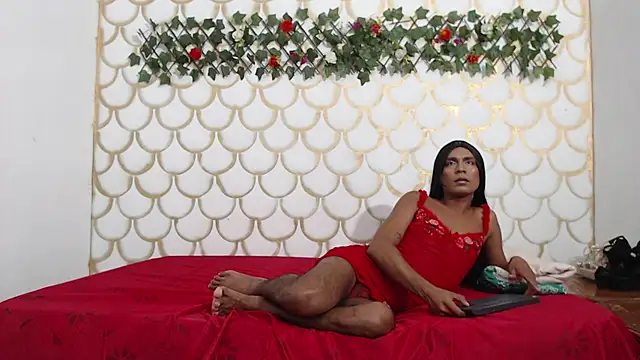 nahomy smiith online show from February 26, 5:01 am