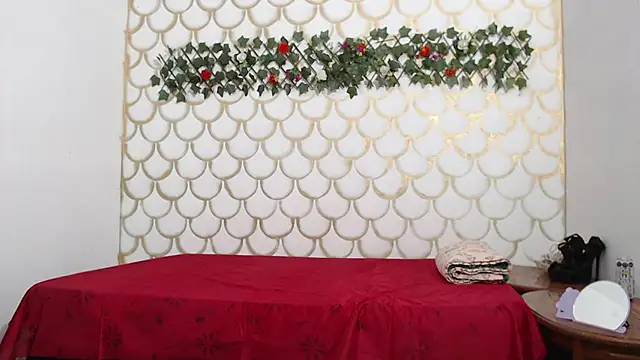 nahomy smiith online show from February 27, 5:02 am