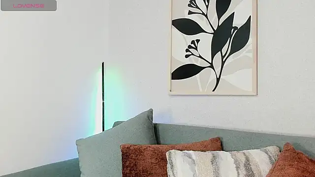 KassMonroe online show from April 13, 8:02 pm