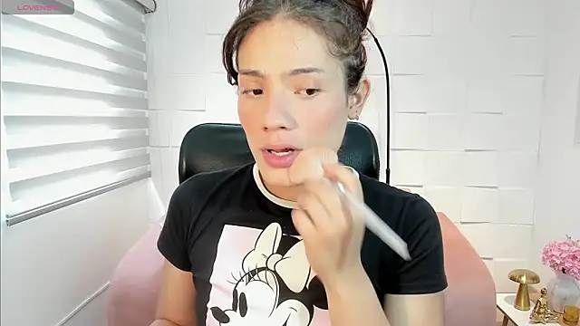 KassMonroe online show from June 16, 1:02 pm