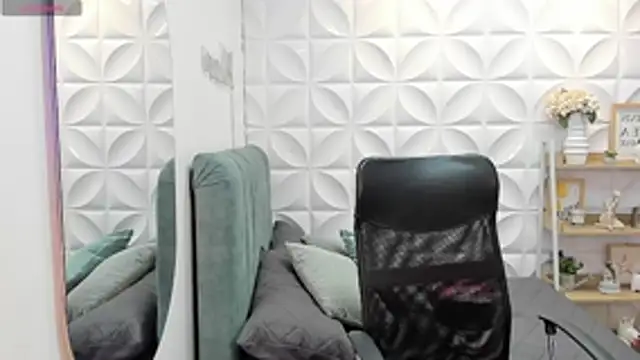 KassMonroe online show from July 6, 8:22 pm