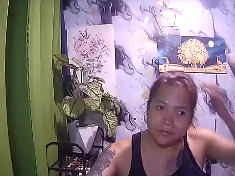 trishacummerts online show from June 24, 8:39 pm
