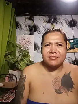 trishacummerts online show from July 8, 9:07 pm